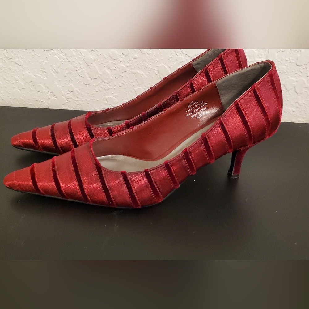Worthington Womens Size 7 Red Leather Pointed Toe Pumps
